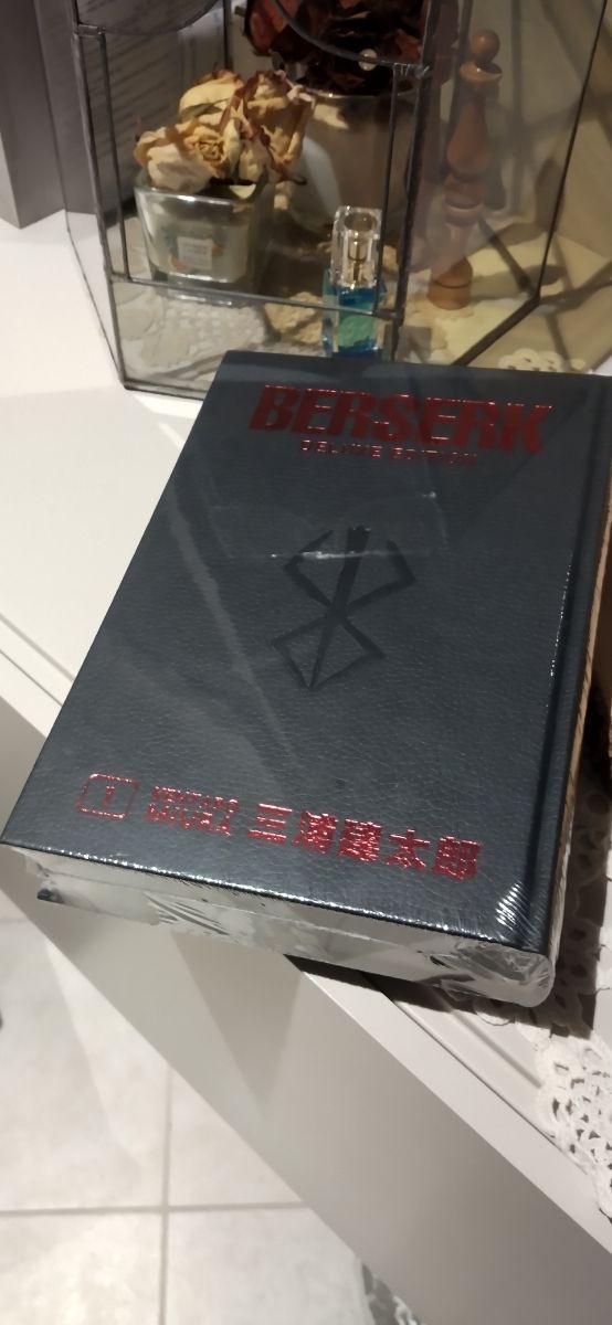 Manga Berserk sigillato