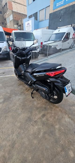 Yamaha XMAX 250