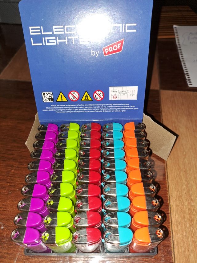 Caja 50 mecheros recargables