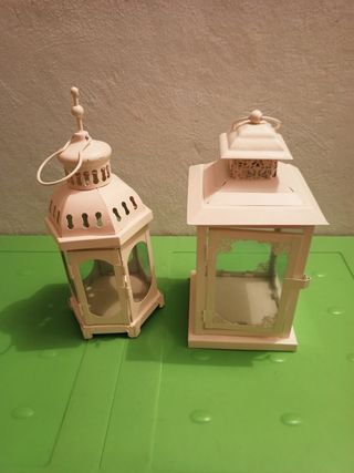 2 Farolas blancas.