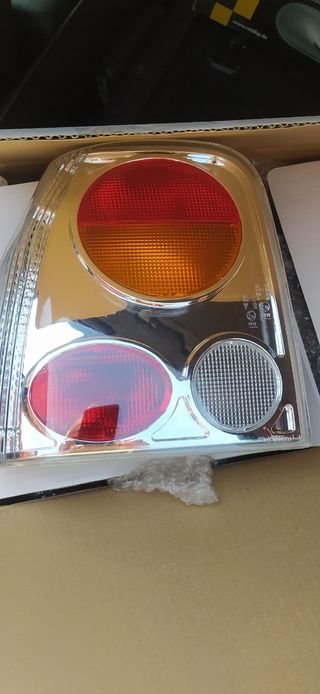 pilotos traseros polo lado izdo solo