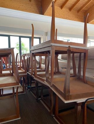 Lote de mesas de madera