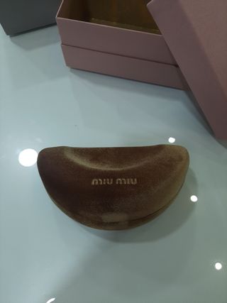estuche gafas sol miu miu
