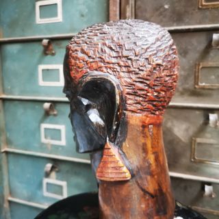 escultura. talla madera.