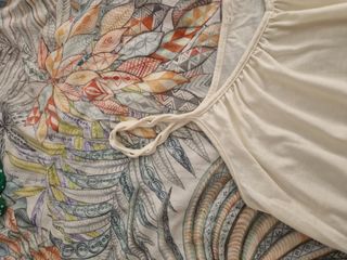 Tops color champagne. Talla S. Marca oneill