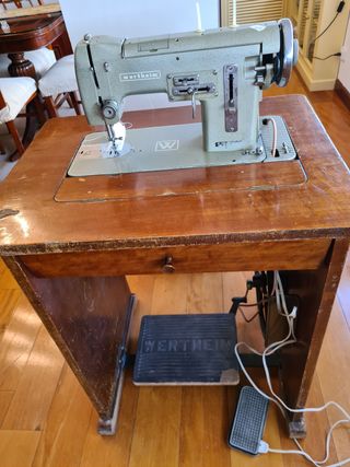Maquina de coser Wertheim BZ