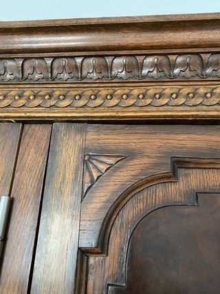 Armario antiguo de maderas nobles