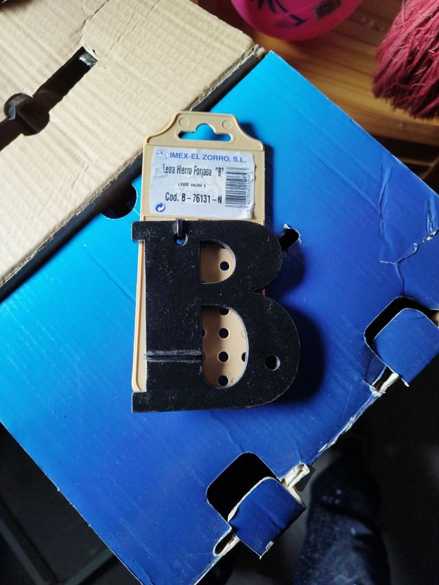 Número 0 y letra B para casas.