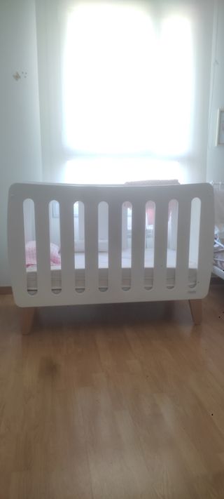 Cuna bebe marca MICUNA