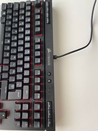 TECLADO GAMING CORSAIR K63