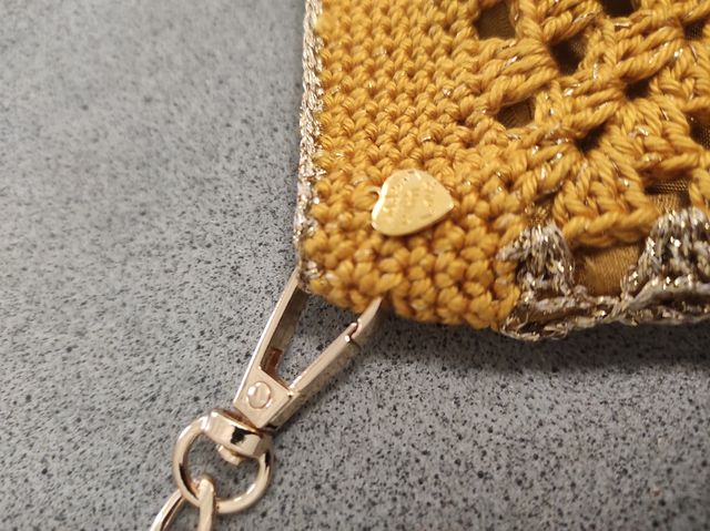 tracolla fatta a mano