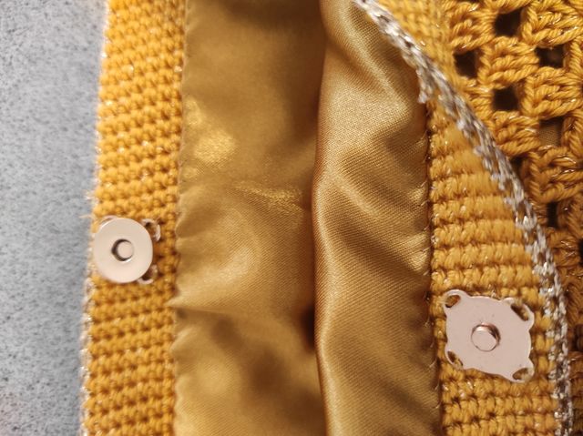 tracolla fatta a mano