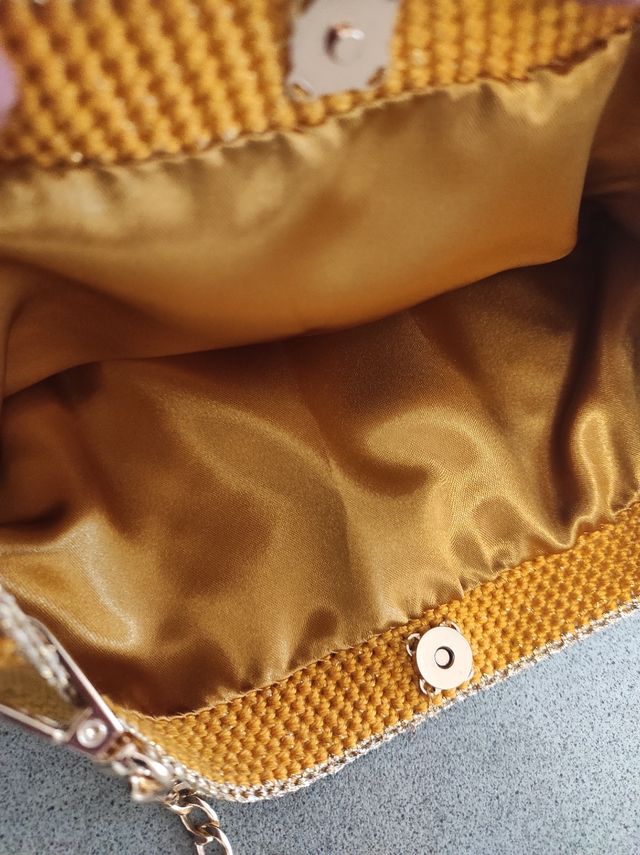 tracolla fatta a mano