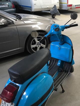 Vespa 200 DN. Muy muy cuidada. Regalo accesorios