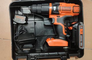 Taladro percutor Black Decker EGBL188