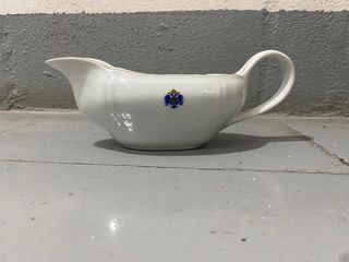 Vajilla de fina porcelana y filo de oro Royal Kent