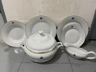 Vajilla de fina porcelana y filo de oro Royal Kent