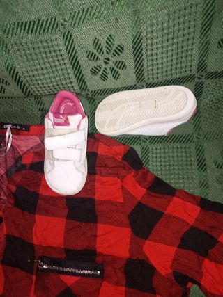 LOTE DE ROPA y Zapatillas
