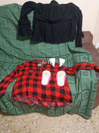 LOTE DE ROPA y Zapatillas