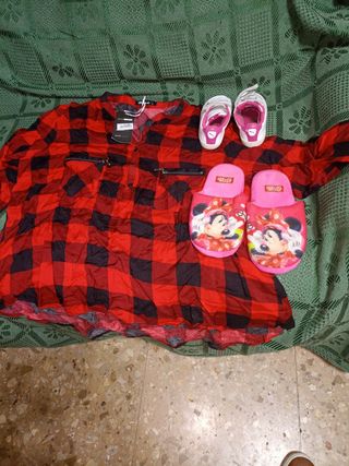 LOTE DE ROPA y Zapatillas