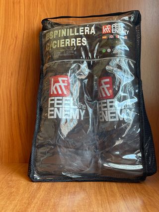 Espinillera kickboxing