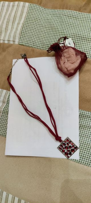 Collar-gargantilla tonos rojos