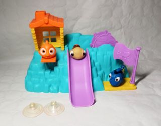 Juego de baño con "Nemo, Dory y tortuguita"