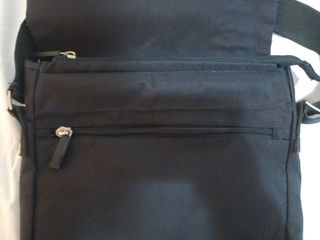Bolso bandolera, grande, negro de Adolfo Domínguez