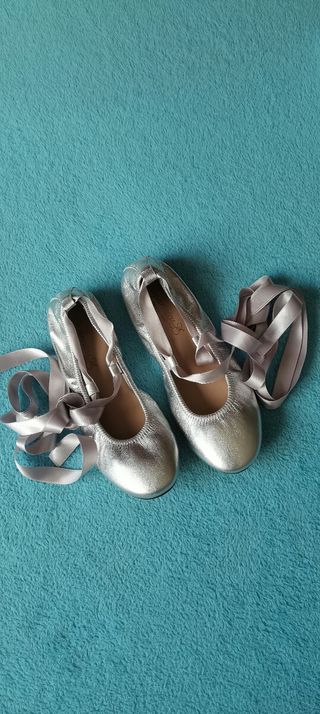 NUEVAS Bailarinas Papanatas plateadas. Talla 36