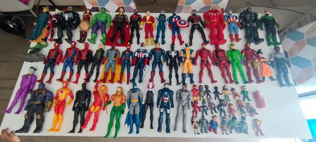 Figuras Marvel y DC 