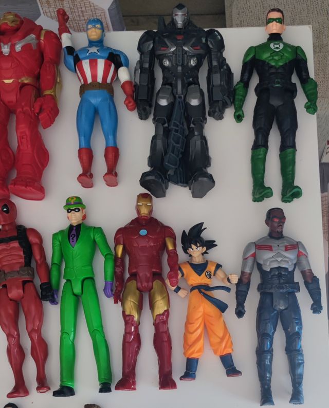 Figuras Marvel y DC