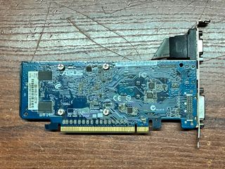ASUS GeForce 8400 GS 512 MB DDR2 PCI Express 2.0 x