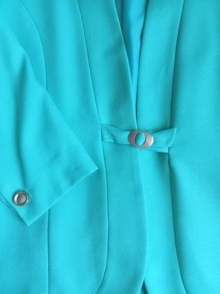 traje conjunto chaqueta y falda 