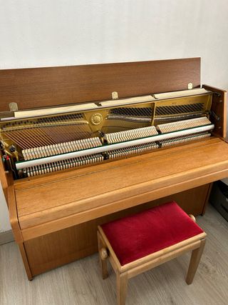 Piano vertical Yamaha