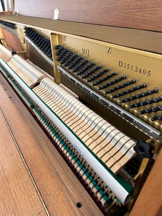 Piano vertical Yamaha