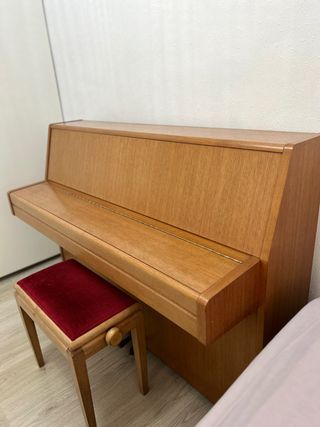 Piano vertical Yamaha