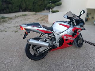 Suzuki GSXR 750