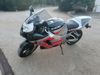 Suzuki GSXR 750