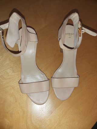 sandalia tacón ancho color nude mango