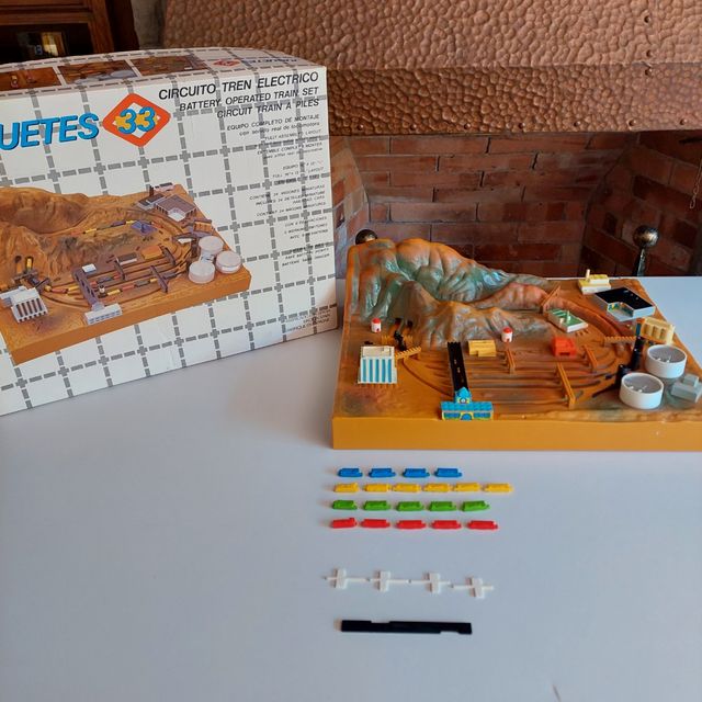 Juguetes33 Circuito tren eléctrico