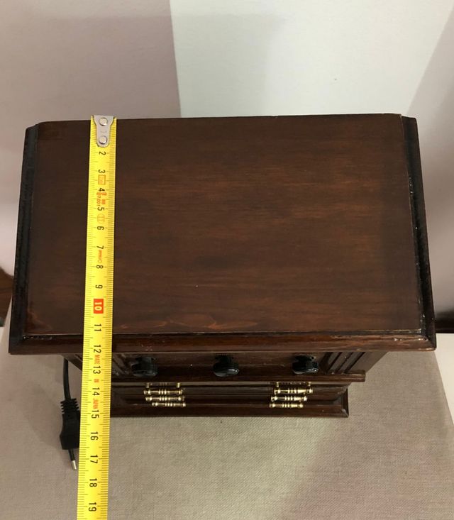 Radio vintage in legno