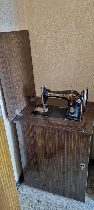 Maquina coser antigua SINGER