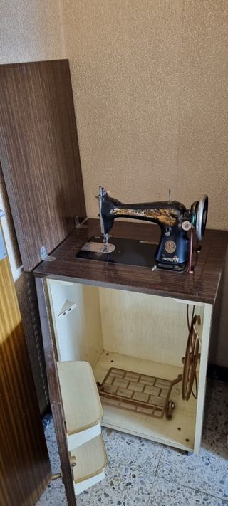 Maquina coser antigua SINGER
