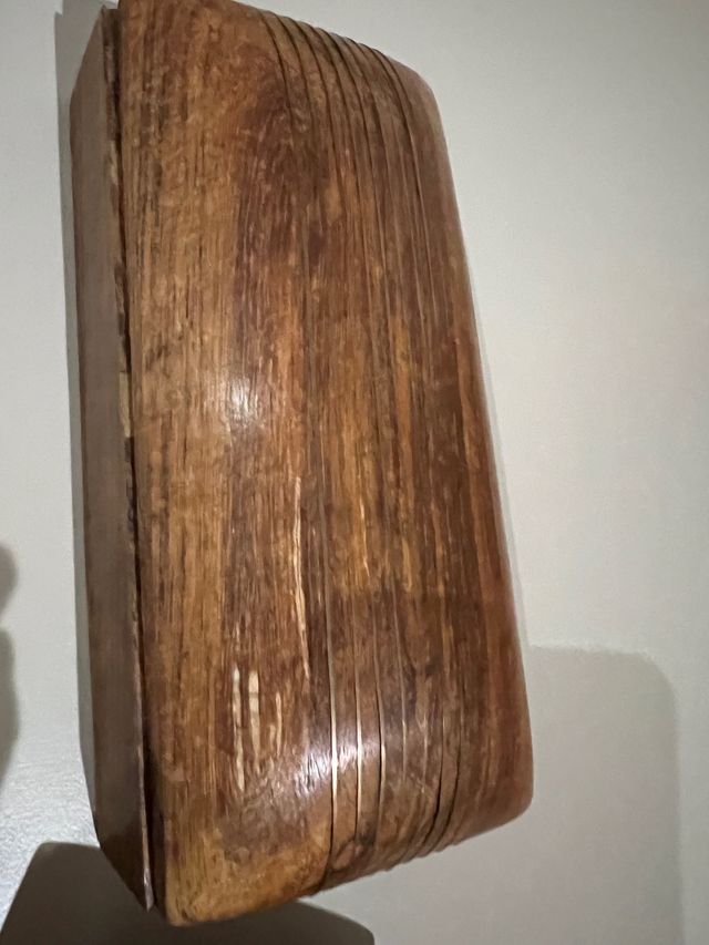 Dos. Cajas joyeros de madera.