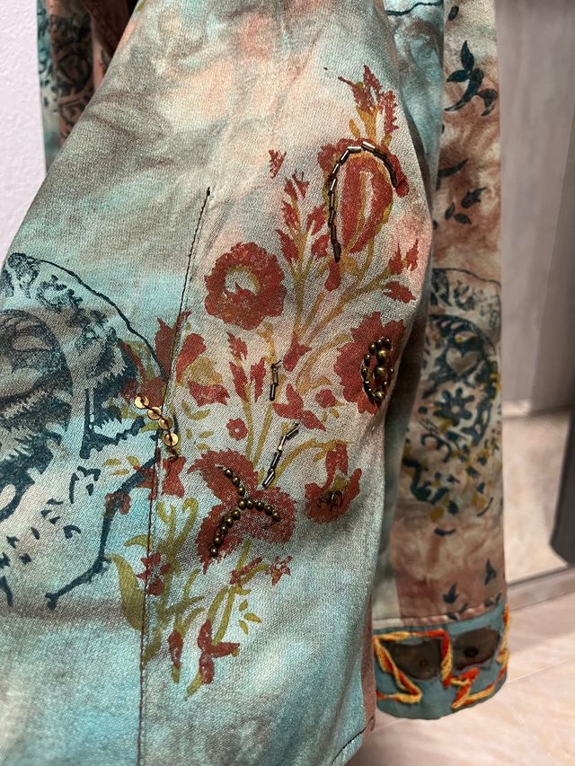 Americana T/44. Cierre con broches