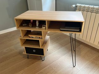 Escritorio/consola de diseño y mesita a juego