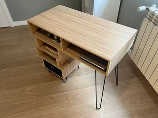 Escritorio/consola de diseño y mesita a juego