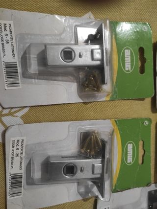 PICAPORTE AMIG. MOD6 35MM LATONADO  x 2€ CADA UNO.