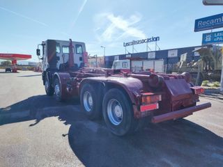 CAMIÓN IVECO CON GANCHO REFERENCIA: C-3241