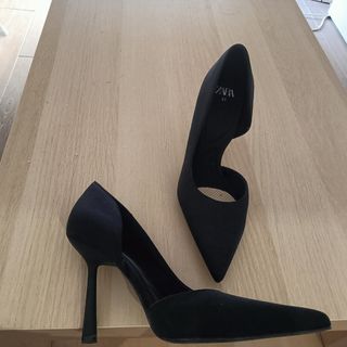 Tacones con abertura lateral